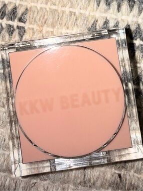 KKW Beauty Powder Highlight - Grace